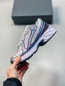 รองเท้ากีฬาลำลองสำหรับผู้ชาย ดีไซน์หรูหราคุณภาพสูง พร้อมดีไซน์ตาข่าย ให้ความสบายในการเดิน - Product Image 2