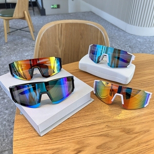 Nouvelles lunettes <span class=keywords><strong>de</strong></span> soleil <span class=keywords><strong>de</strong></span> <span class=keywords><strong>sport</strong></span> personnalisées hommes femmes lunettes <span class=keywords><strong>de</strong></span> cyclisme enduites UV400 grand cadre lunettes <span class=keywords><strong>de</strong></span> soleil Sports <span class=keywords><strong>de</strong></span> plein air - Product Image 3