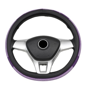 Housse de <span class=keywords><strong>volant</strong></span> OEM/ODM violette scintillante, protection de <span class=keywords><strong>volant</strong></span> en cuir de haute qualité avec strass et diamants, prix d'usine - Product Image 1