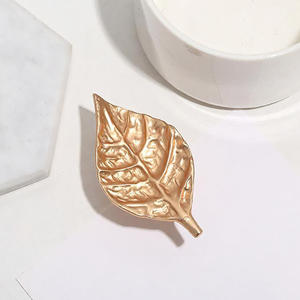 Nuevos Tiradores de Aleación de Zinc con Diseño de Hoja Arrugada para Gabinetes, Muebles de Hotel, Apartamento, Restaurante, Armario, Cajones y Puertas - Product Image 1