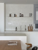 Ensemble de meubles de cuisine en bois massif, comprenant des armoires à finition brillante UV, des portes en contreplaqué acrylique cristal, style panneau moderne et durable