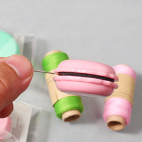 Boîte de rangement pour accessoires de couture en plastique Macaron, avec dissolvant de colle, lime à aiguilles et fermeture magnétique
