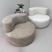 Canapé rond incurvé de luxe, fauteuil moderne confortable, canapé en tissu chenille, design compact, salon, intérieur d'appartement