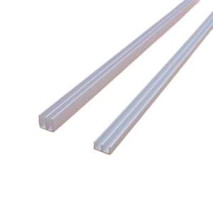 Rail de guidage en <span class=keywords><strong>PVC</strong></span> rigide extrudé sur mesure en forme de <span class=keywords><strong>double</strong></span> <span class=keywords><strong>U</strong></span> ou canal en E pour systèmes de portes coulissantes en verre - Product Image 4