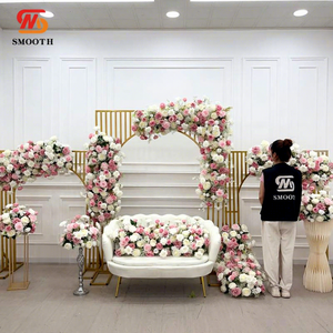 Estructura Moderna y Elegante para Fondo de Rosas de Seda Artificial con Marcos de Flores para Boda, Tamaño Personalizable para Decoración de Eventos - Product Image 1