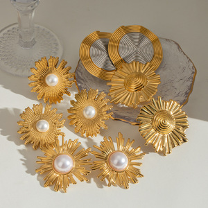 Boucles d'oreilles pendantes Yueli Fashion en alliage de zinc doré, motif fleur et feuille, ensemble de bijoux de fête - Product Image 4