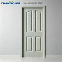 Porte intérieure moderne en bois composite à persiennes, apprêtée blanche, pour la décoration d'appartements