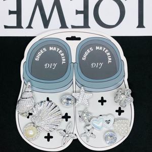 Accessoires de décoration pour chaussures DIY, lot de 10 breloques en plastique brillant argenté en forme de coquillage pour <span class=keywords><strong>sabots</strong></span> <span class=keywords><strong>Crocs</strong></span> - Product Image 2