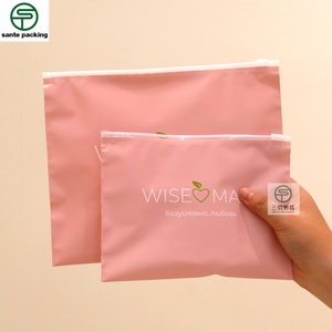 Sacs en plastique refermables personnalisés avec impression en héliogravure écologique pour l'emballage de robes, jupes et chaussettes - Product Image 4