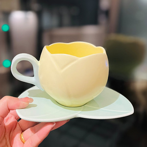 Toptan Yaratıcı Retro Lale Şeklinde Tasarım Hissi Veren Seramik Kahve Fincanı ve Tabak Seti, Öğleden Sonra Çayı İçin - Product Image 2