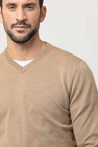 Quality Guaranteed Acrylic Cotton Polyester Straight Cut Formal Beige <b>V</b>-<b>Neck</b> <b>Sweaters</b> for Wholesale - Product Image 4