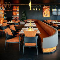 Canapé en cuir marron de style industriel, chaise en tissu orange avec structure métallique, ensemble de table en bois pour hôtel, restaurant occidental, steakhouse