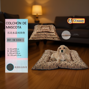 Set di 4 Tappetini per Cani in Velluto Cristallo Goffrato con Ossa e Impronte di Caffè - Product Image 3