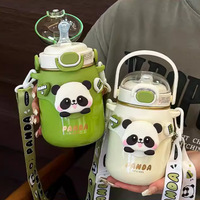 Gourde isotherme Panda Capsule Spatiale 700 ml avec poignée et sangle d'épaule, grande capacité, avec paille, mignonne