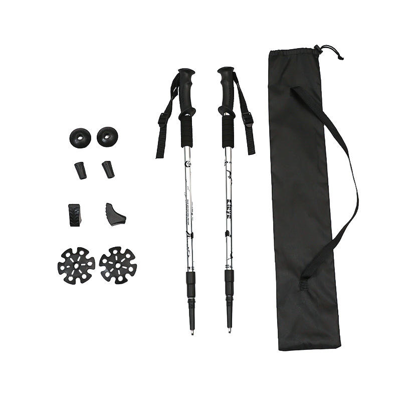 สีดำ (ถุงผ้า 2 ใบ, รองเท้าแตะหิมะขนาดใหญ่ 2 คู่, ที่คลุมรองเท้า 2 อัน)