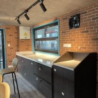 Café préfabriqué en conteneur de 20 pieds, boutique de café, restaurant en conteneur de 20/40 pieds, bar de luxe en conteneur maritime avec cuisine à vendre