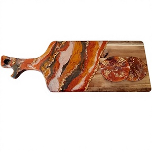 Planche à découper rectangulaire en résine Golden Wave de MT Exports avec poignée de couteau - 1,3 cm d'épaisseur, non toxique, facile à nettoyer, passe au lave-vaisselle - Product Image 1