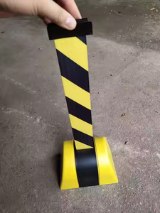 Barrière de sécurité murale rétractable pour le contrôle des foules, solution adhésive temporaire en plastique et nylon, noir/rouge/jaune - Product Image 4