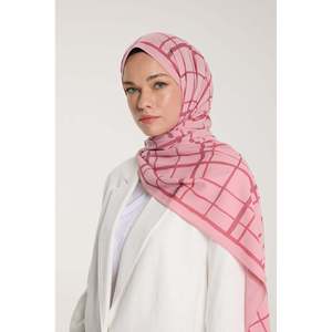 ผ้าคลุมไหล่เพียวโทน - ลายสี่เหลี่ยม - สีชมพู - สีชมพูอมแดง - ลายสี่เหลี่ยม - สีชมพู - สีชมพูอมแดง - Product Image 4