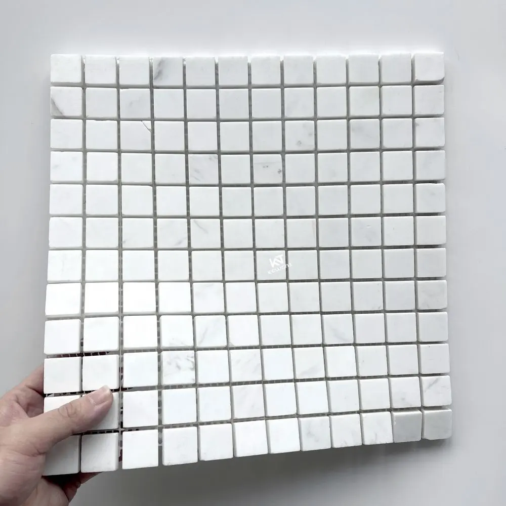 Piccolo quadrato bianco mosaici piastrelle di marmo per bagno e toilette