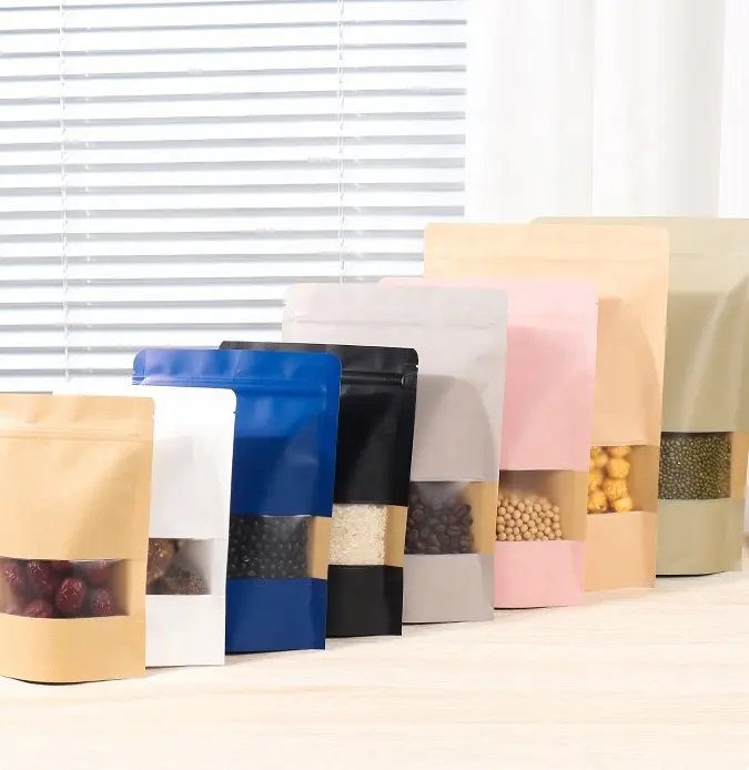 커피 빵 사탕을위한 건조 식품 포장을위한 반투명 창 스탠드 업 파우치와 맞춤형 다크 브라운 크래프트 종이 가방