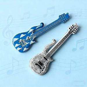 Broche de Esmalte Duro Personalizado con Diseño de Personaje de TV/Cine, Estrella de Rock, Borde Negro y Purpurina Morada, para Sombrero - Product Image 3