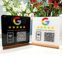 Support d'affichage vertical élégant et moderne en acrylique pour code QR, avec base en bois pour un accès facile, support publicitaire pour comptoir