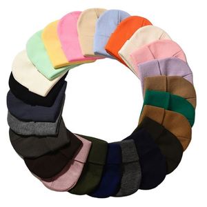 Bonnet d'hiver 100% acrylique avec logo brodé, chapeau promotionnel personnalisé, fermeture réglable en plastique, couleur personnalisée - Product Image 2