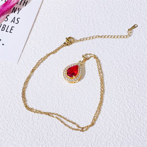 Collana con Ciondolo in Ottone Colorato all'Ingrosso, Alta Qualità, Zirconi Placcati Oro, Collana a Forma di Cuore e Quadrifoglio per Donne - Product Image 5