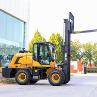 Geländestapler 3000kg Allrad-Geländestapler 4WD Offroad-Gabelstapler für Schwerlast-Außenhubbetrieb