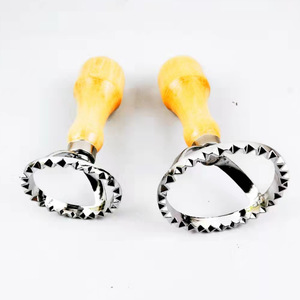 Cookie Cutter Set Stainless Steel Round Wooden Handle Baking <b>Tool</b> For Cookie Cutting - Product Image 3