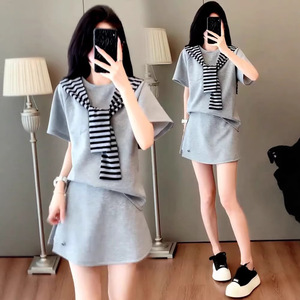 Korean Style Preppy Skirt Set For Women Short Sleeve T Shirt And Shawl Three Piece Set Black Gray Polyester Casual Wear - Product Image 2