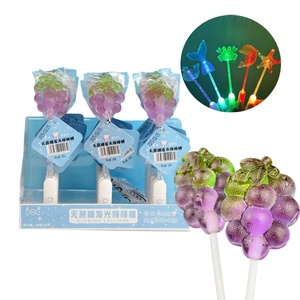 Venta <span class=keywords><strong>al</strong></span> por mayor de caramelos para niños sin azúcar LED Flash Dulces <span class=keywords><strong>Al</strong></span> Por Mayor forma de uvas piruleta palo luminoso piruleta 20G * 24 - Product Image 1