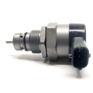 Vanne de régulation de pression à solénoïde de commande de succion SCV 0281006015 0281006015 23280-33020 pour Toyota YARIS <span class=keywords><strong>AURIS</strong></span> 1.4 <span class=keywords><strong>D4D</strong></span> - Product Image 2