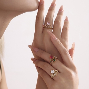 Anillo Ajustable de Acero Inoxidable con Baño de Oro PVD de 18K, Resistente al Agua, con Apertura Lateral de la Misteriosa Corona Grande - Product Image 4