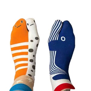 ถุงเท้าผู้หญิงแบบแยกนิ้วเท้า ความยาวครึ่งน่อง ลายปลาไหลตลกๆ ระบายอากาศได้ดี ซับเหงื่อ สไตล์วัยรุ่น - Product Image 4