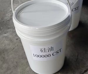 น้ำมันซิลิโคนไดเมทิลบริสุทธิ์สูง 99% PDMS 1000 CST เกรดอุตสาหกรรม สำหรับสารหล่อลื่นและสารช่วยปล่อยวัสดุ จากโรงงานโดยตรง - Product Image 1
