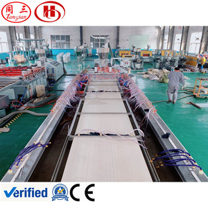 Machine de production de portes en WPC plastique, <span class=keywords><strong>profil</strong></span>és de terrasse en WPC en poudre de <span class=keywords><strong>PVC</strong></span> et de bois, usine de fabrication de cadres de fenêtres et de portes - Product Image 3