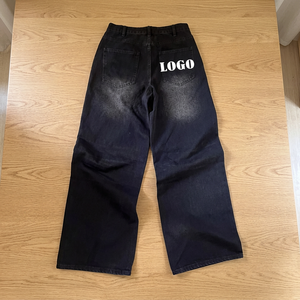 Jean en denim de coton pour homme, coupe droite, délavé foncé, taille mi-haute, coupe classique, style décontracté, logo au dos - Product Image 3