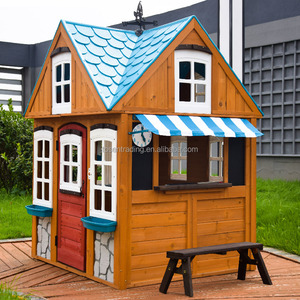 Casita de juegos de madera para exteriores con techo de plástico azul, toldo, ventana de servicio y banco - Cabaña infantil para jardín - Product Image 6