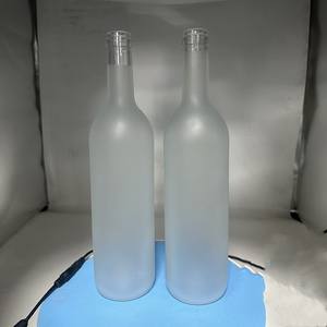 Prix de gros Personnalisé 750ml <span class=keywords><strong>Bouteille</strong></span> en verre dépoli <span class=keywords><strong>75cl</strong></span> <span class=keywords><strong>Bouteille</strong></span> de <span class=keywords><strong>vin</strong></span> rouge en verre <span class=keywords><strong>vide</strong></span> avec bouchon en liège <span class=keywords><strong>Bouteille</strong></span> en verre de <span class=keywords><strong>vin</strong></span> - Product Image 5