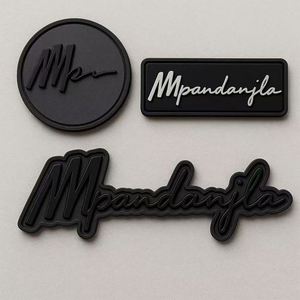 Patchs en caoutchouc PVC personnalisés avec logo 3D, transfert silicone gaufré à chaud, étiquettes thermocollantes avec velcro au dos pour vêtements - Product Image 1