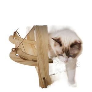 เตียงแมวไม้แบบแขวน ทำจากไม้เนื้อแข็ง พร้อมพื้นผิวสำหรับข่วน 1 ระดับ สำหรับใช้ในบ้าน - Product Image 2