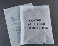 Sac de transport givré personnalisé avec fermeture éclair, en PE, refermable, pour vêtements, avec estampage à chaud, recyclable, vente chaude