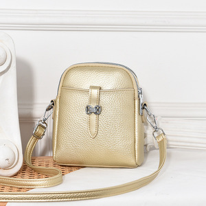 Bolso de Hombro de Cuero PU Estilo Europeo-Americano Retro para Mujer, con Cierre de Cremallera Simple, Gran Capacidad, Diseño Moderno y Sencillo - Product Image 2
