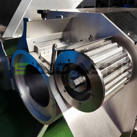 Commerciële aardappel zigzag snijmachine, aardappelchips stick snijmachine, gegolfde friet snijmachine voor golfvormige snijding