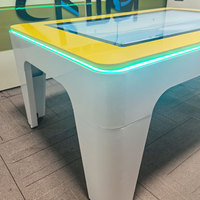 Nouvelle arrivée Table d'éducation et de jeu à écran tactile de 43 pouces avec chargement sans fil