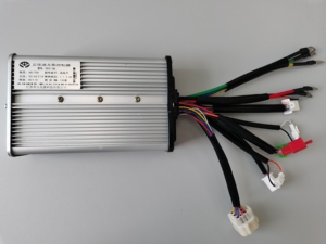 Scooter de tricycle de véhicule électrique de la puissance élevée 48v DC avec le contrôleur sans brosse de conducteur - Product Image 2