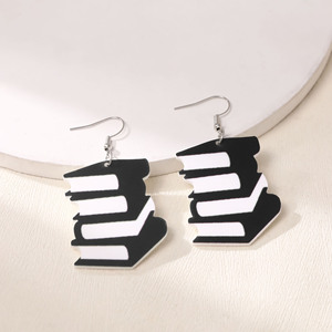 Boucles d'oreilles en acrylique écologiques-Décorations d'oreille en forme de livre d'avion en papier de saison d'ouverture d'école de style européen et américain - Product Image 6