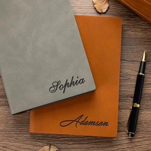 Diario de Cuero Personalizado, Cuaderno de Cuero A5 Grabado con Láser, Ideal como Regalo de Cumpleaños para Él o Ella - Product Image 2